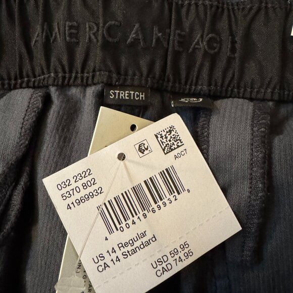 NWT American Eagle Charcoal Grey Stretch Corduroy Barrel Leg Pants in Women's 14 - Picture 3 of 10